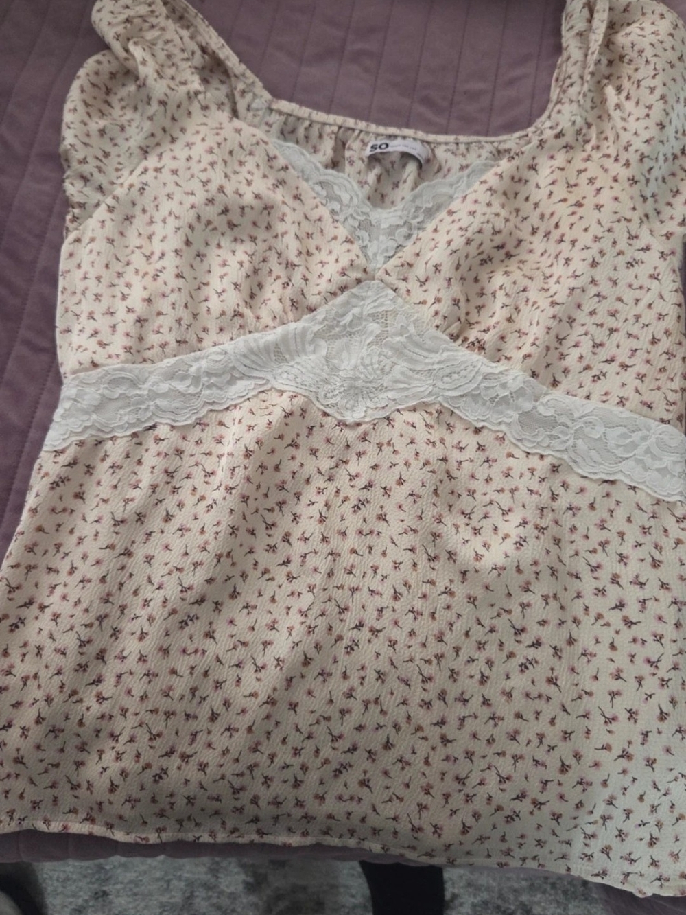 SO Cream Floral Lace-Trim Camisole